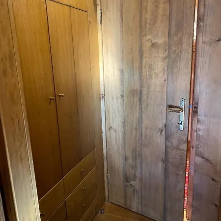 Lieta Cortina dʼAmpezzo